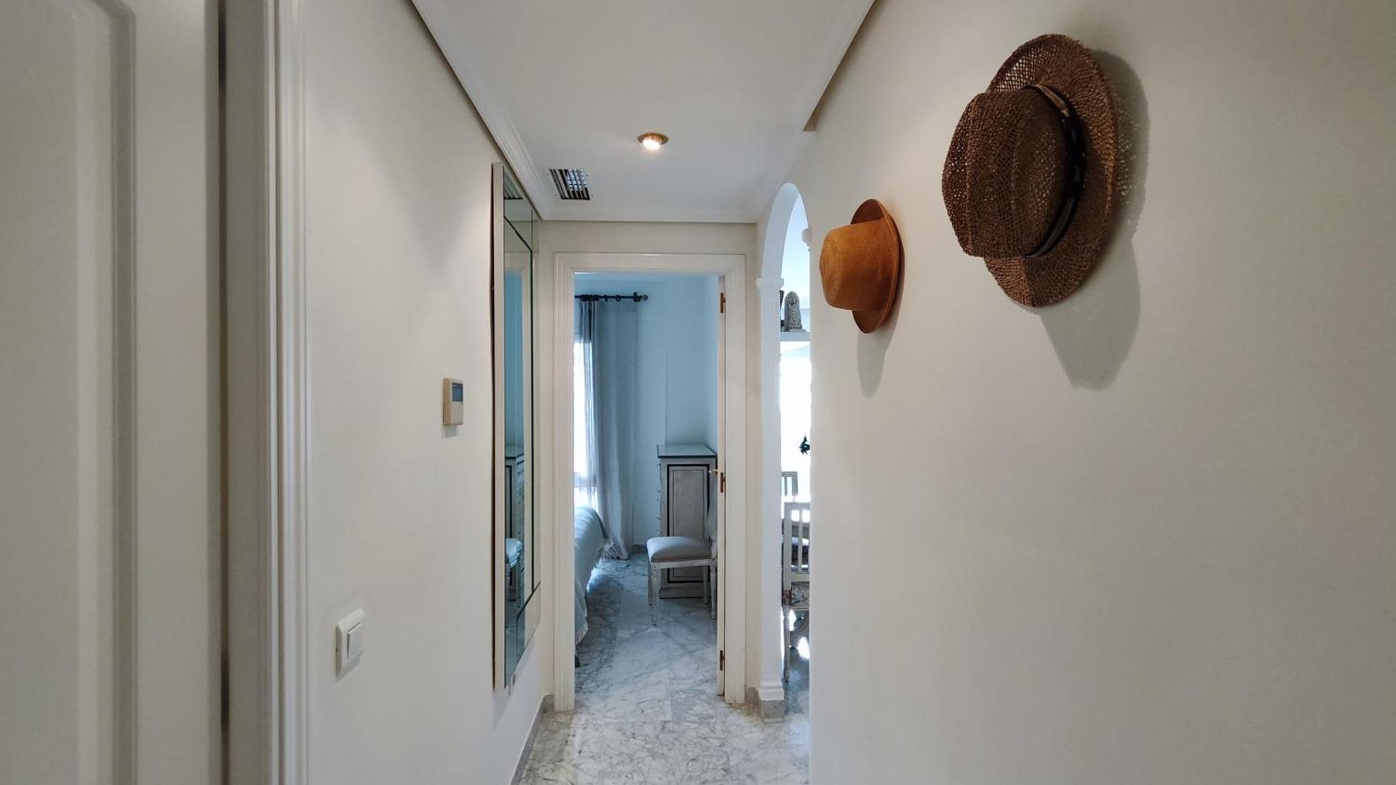 Playa Rocio Calm Beachfront Apartment- 2bdr Marbella