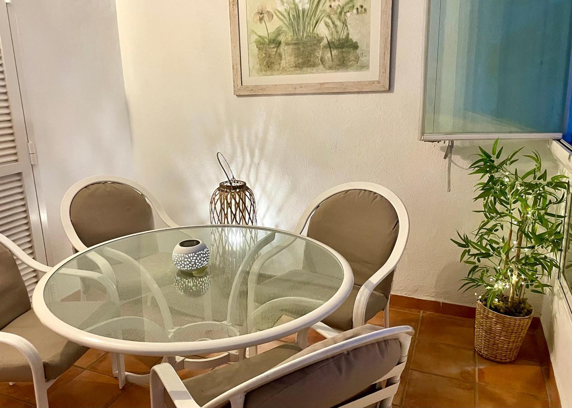Apartamento Playa Rocio Calm Beachfront Apartment- 2bdr Marbella