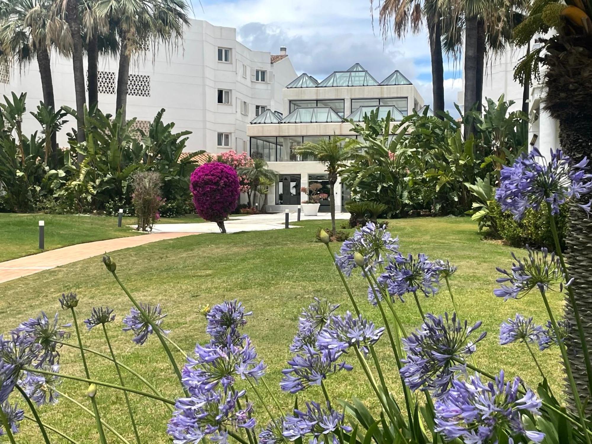 Playa Rocio Calm Beachfront Apartment- 2bdr Marbella